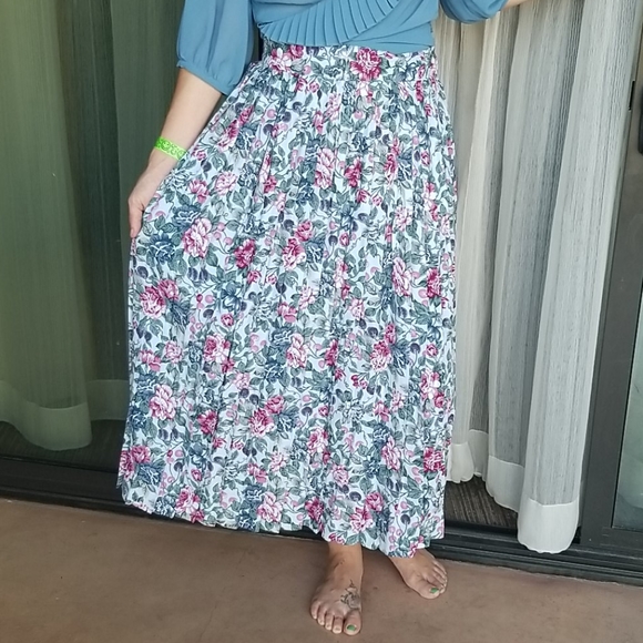 2 PC Set - Blue Shee Blouse & VTG Skirt - Picture 3 of 14